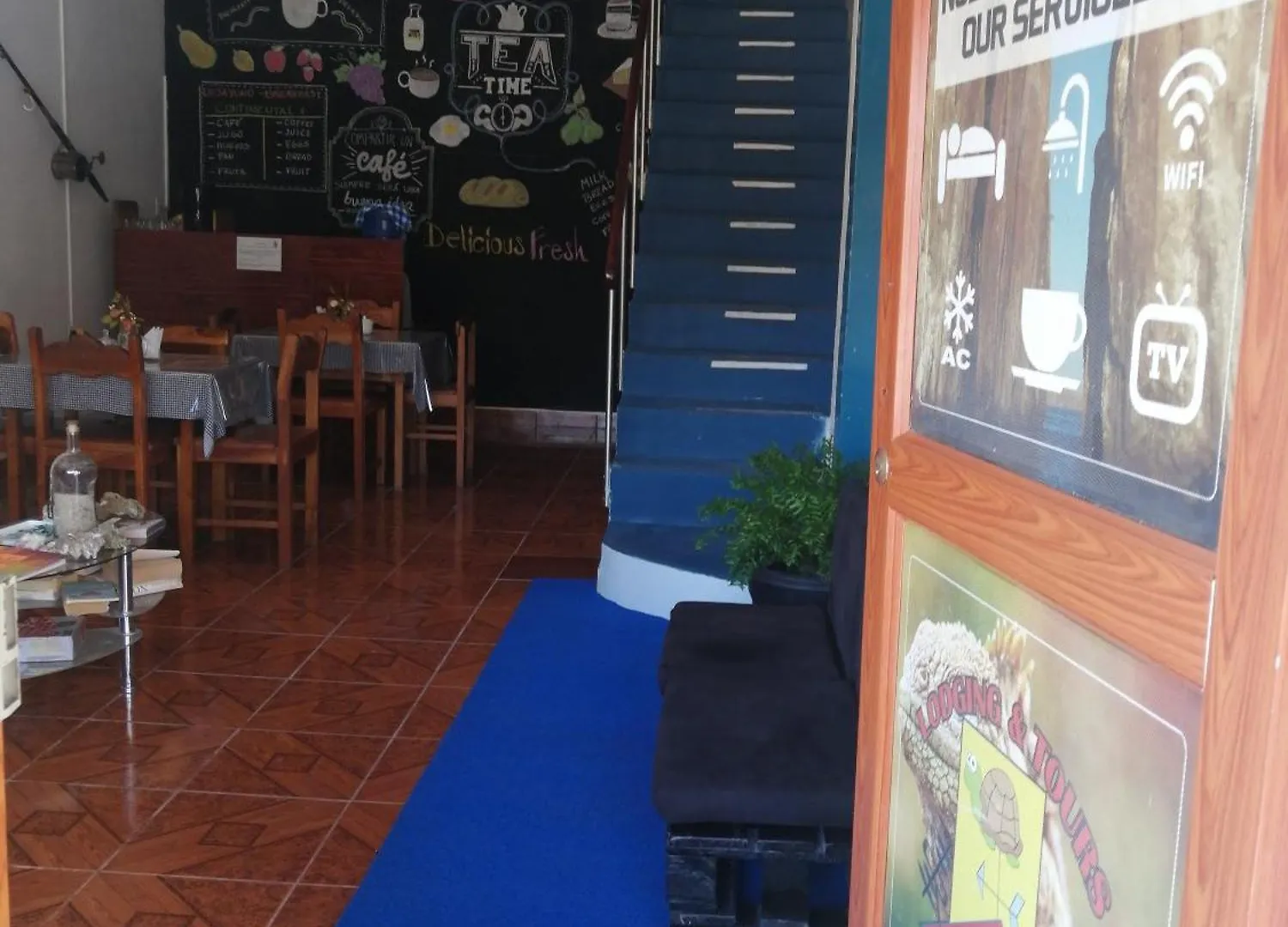 Hostal La Casa De Luis Puerto Baquerizo Moreno Hostel